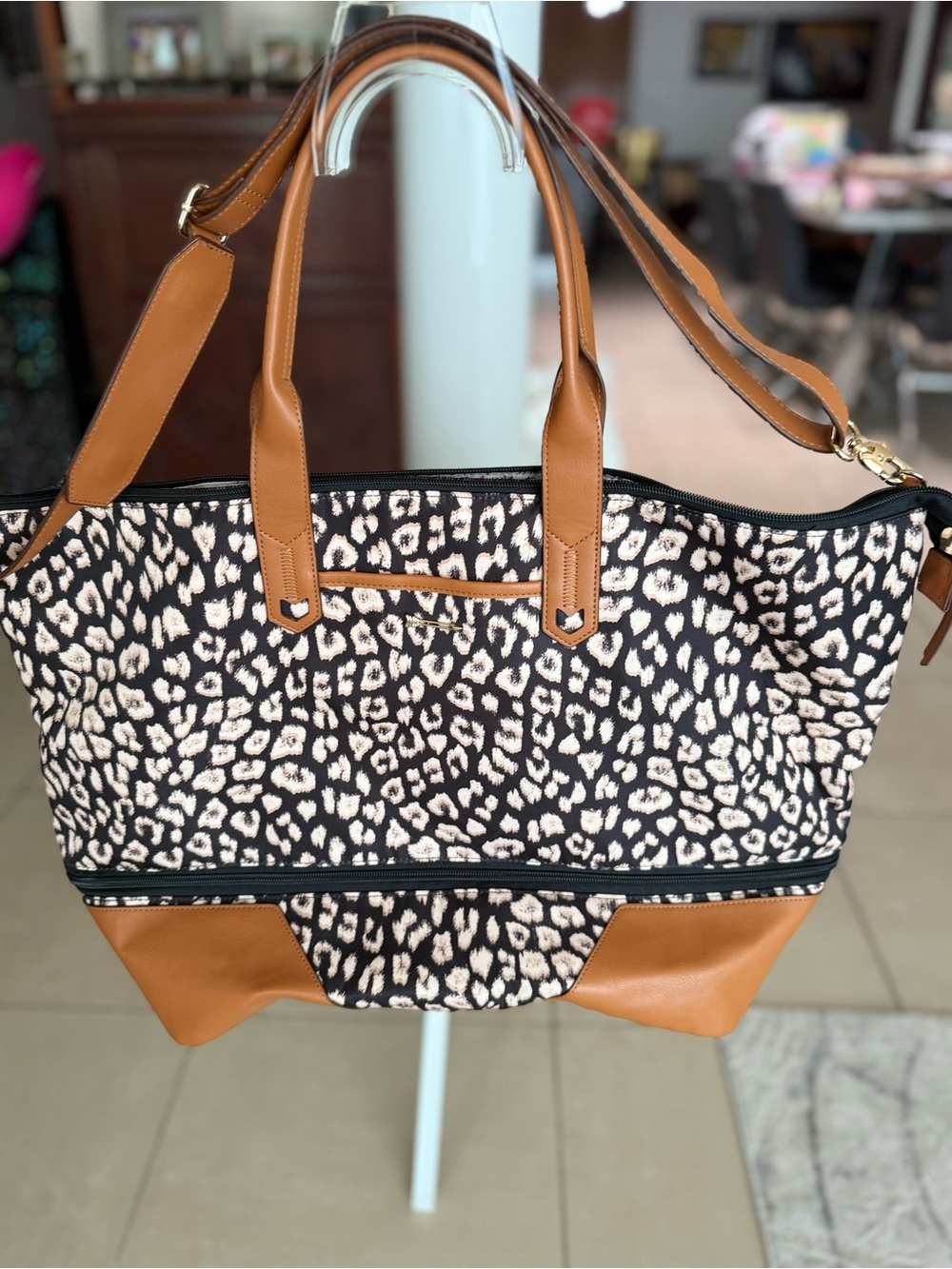 Stella & Dot Getaway Bag in Leopard Print- expandable